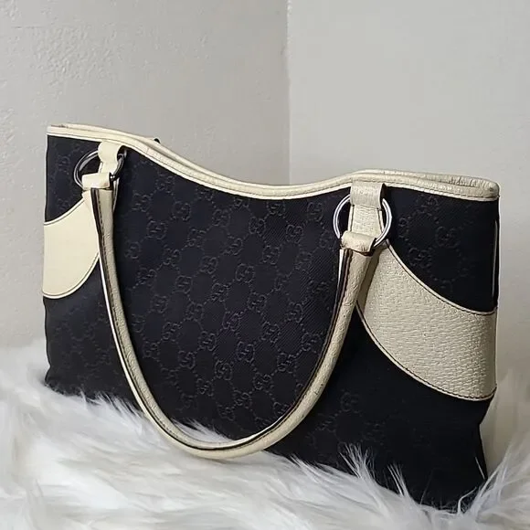 💯 Authentic Gucci Tote Handbag 🍀 - Picture 3 of 16